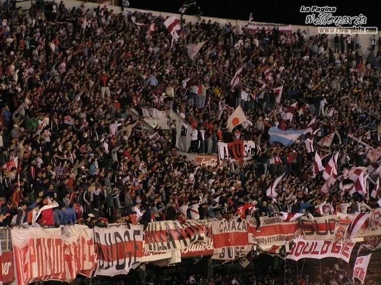 River Plate vs Gimnasia y Esgrima LP (CL 2005) 2