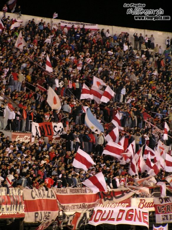 River Plate vs Gimnasia y Esgrima LP (CL 2005) 4