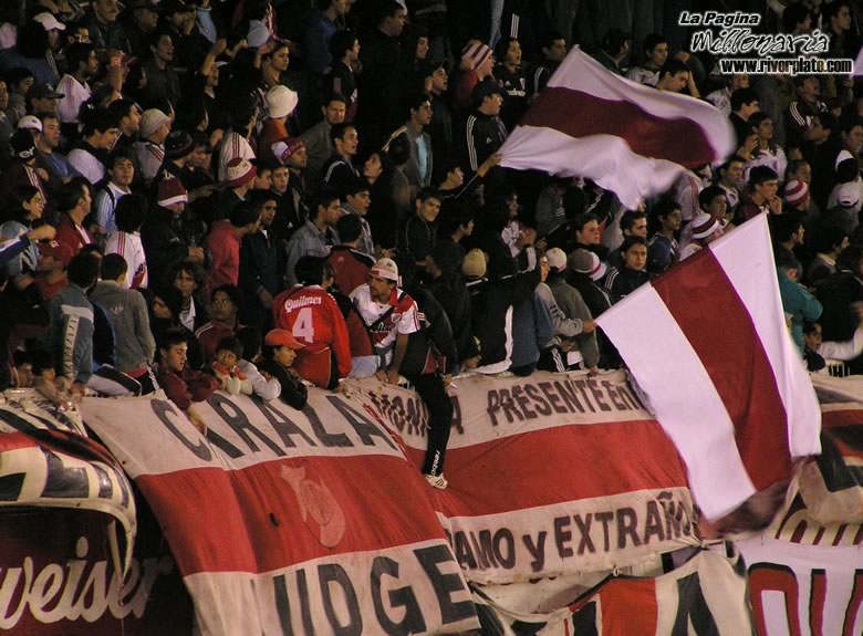 River Plate vs Gimnasia y Esgrima LP (CL 2005) 5