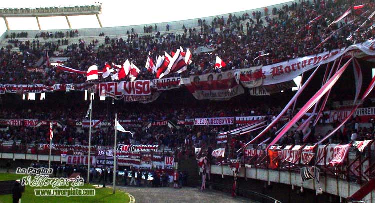 River Plate vs Huracan (AP 2002) 9
