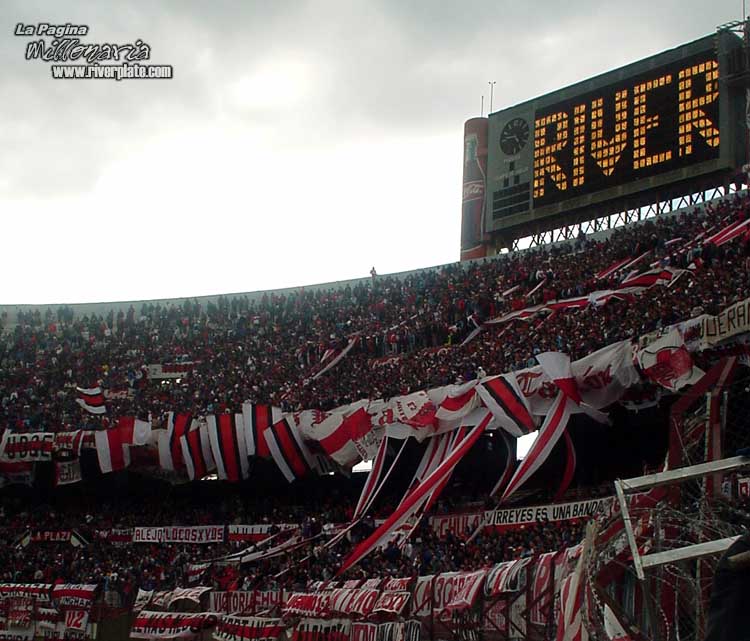 River Plate vs Huracan (AP 2002) 10
