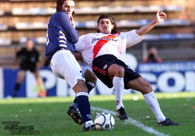 Velez Sarsfield vs River Plate (CL 2002) 9