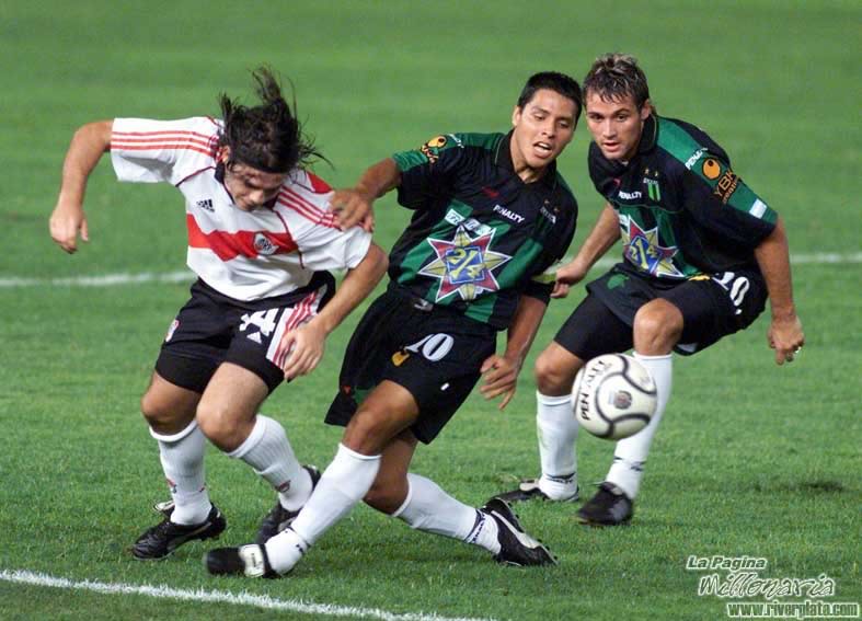 River Plate vs Chicago (CL 2002) 18
