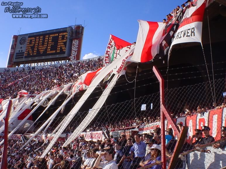 River Plate vs Independiente (CL 2002) 17