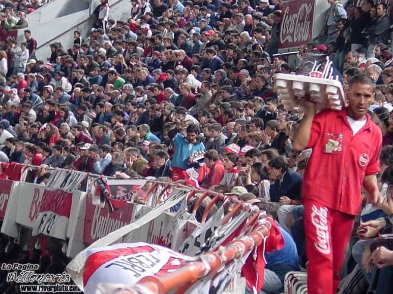 River Plate vs Colon (CL 2002) 5