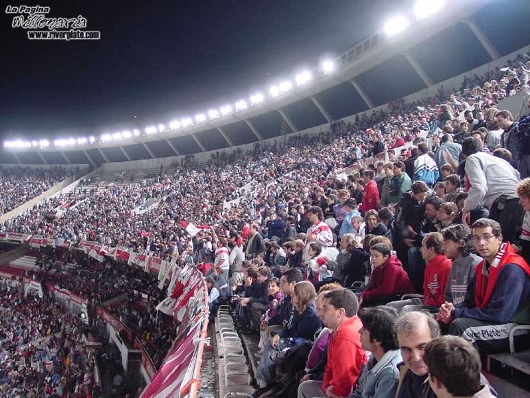 River Plate vs Colon (CL 2002) 8
