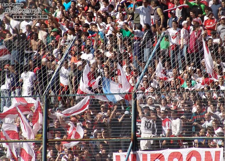Estudiantes LP vs River Plate (AP 2005) 2