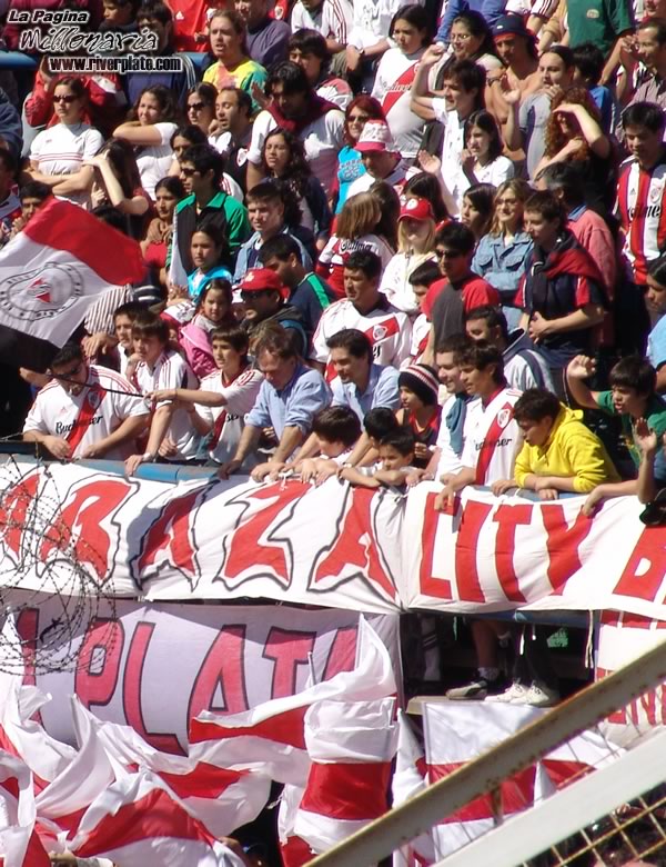 Estudiantes LP vs River Plate (AP 2005) 12
