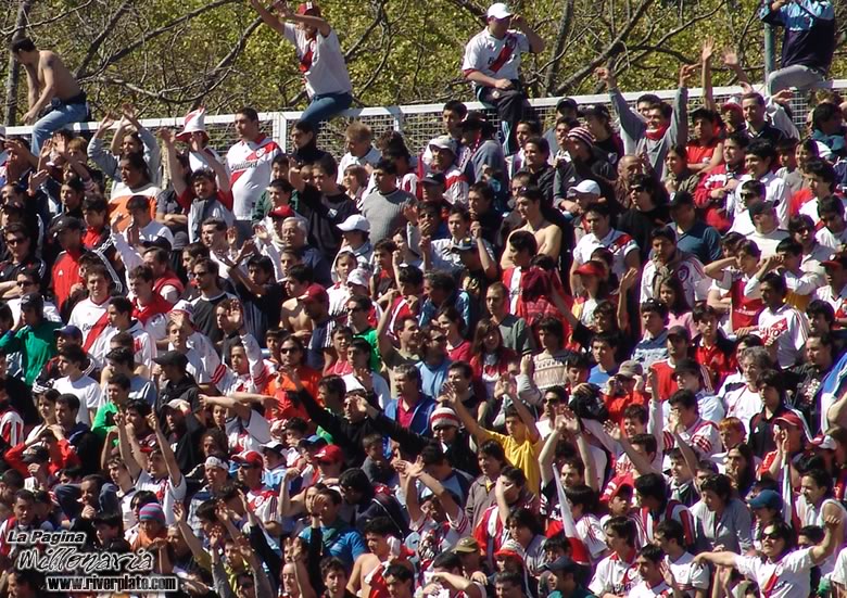 Estudiantes LP vs River Plate (AP 2005) 20