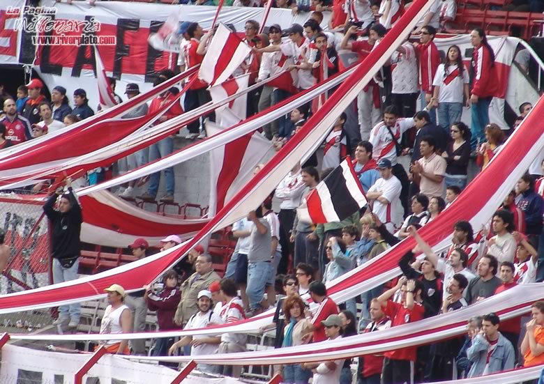 River Plate vs Independiente (AP 2005) 5