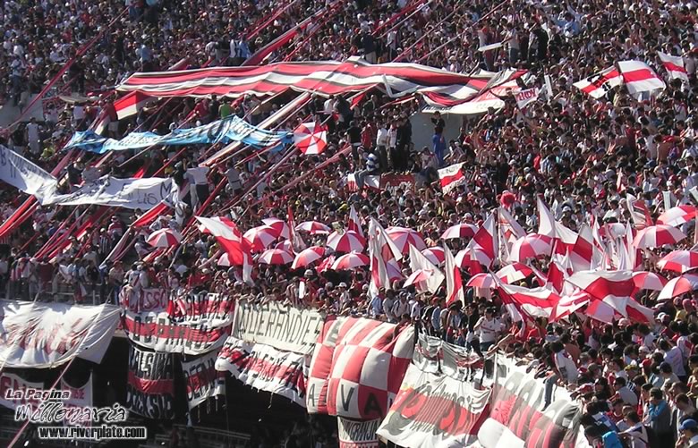 River Plate vs Independiente (AP 2005) 4