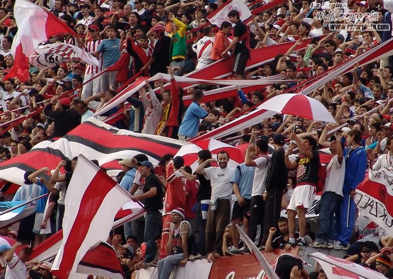 River Plate vs Independiente (AP 2005) 3
