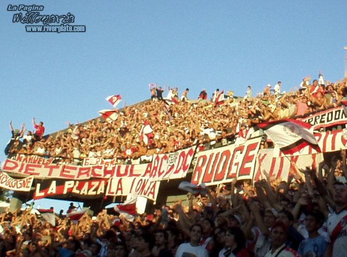 Quilmes vs River Plate (CL 2004) 8