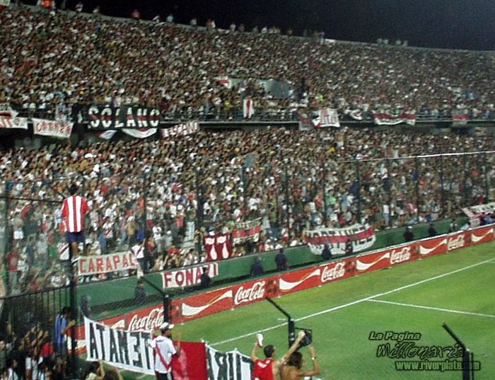 Quilmes vs River Plate (CL 2004) 11