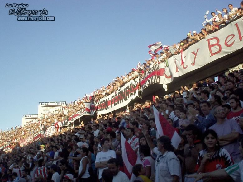 Quilmes vs River Plate (CL 2004) 5