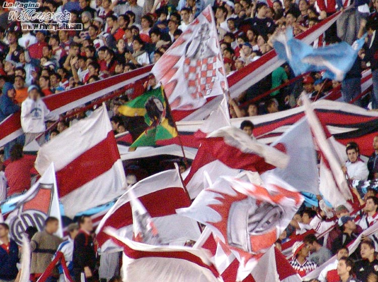 River Plate vs Lanús (AP 2005) 5