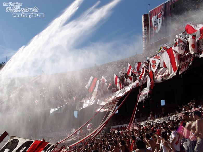 River Plate vs Gimnasia LP (AP 2005) 16