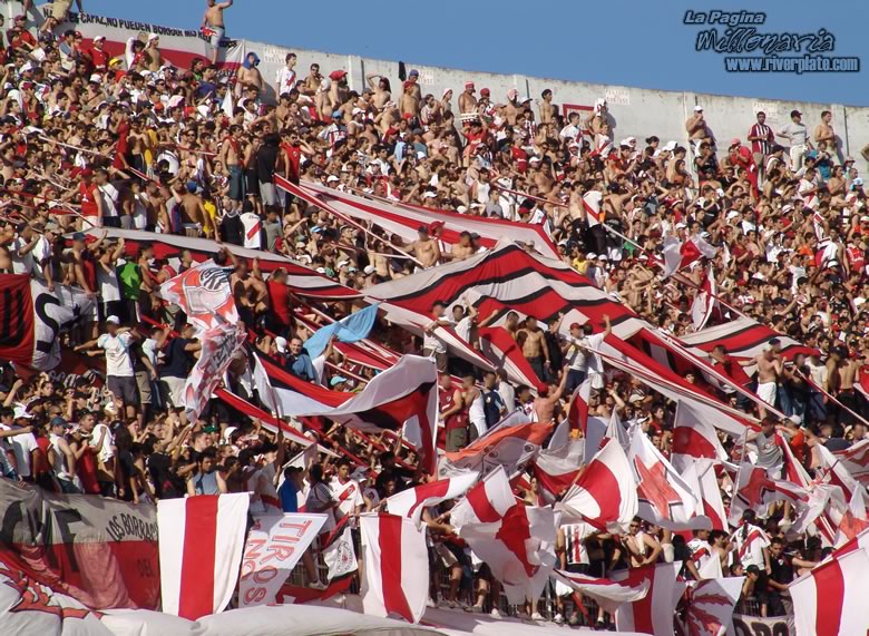 River Plate vs Gimnasia LP (AP 2005) 28