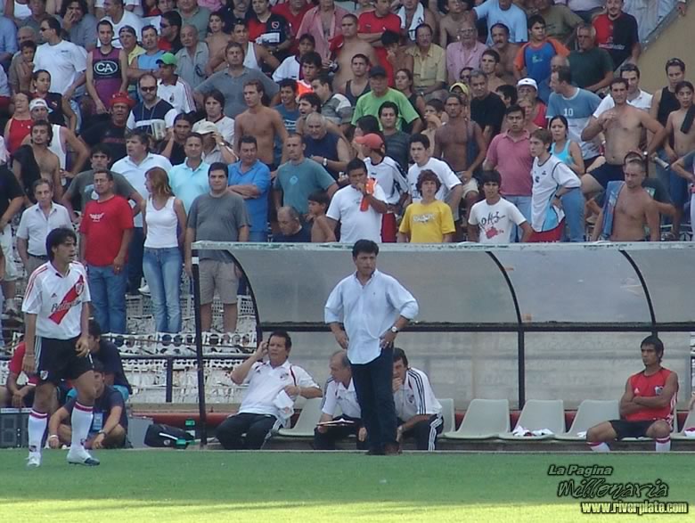 Newells Old Boys vs River Plate (CL 2006) 7