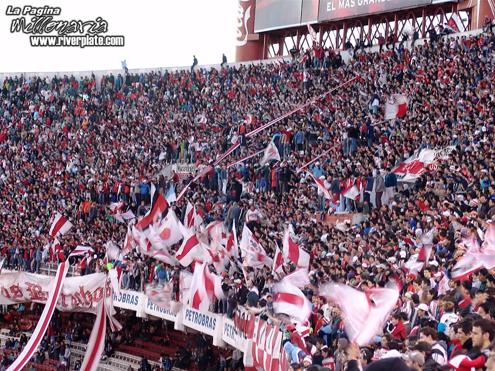 River Plate vs Argentinos Juniors (AP 2006) 3
