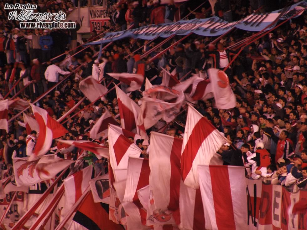 River Plate vs Argentinos Juniors (AP 2006) 8