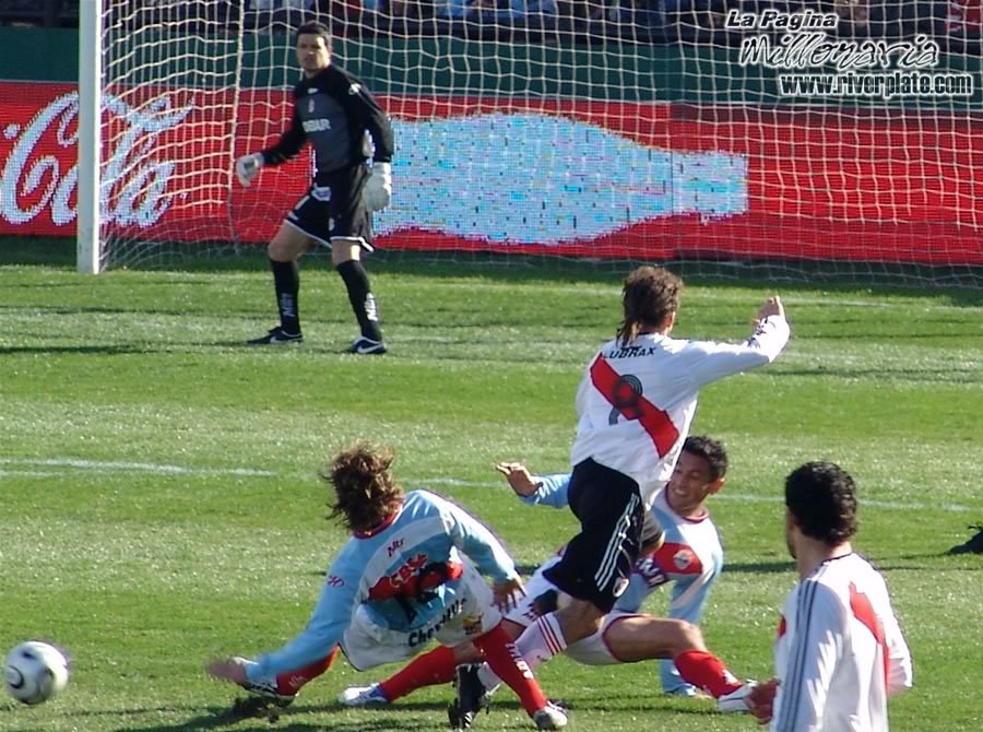Arsenal vs River Plate (AP 2006) 17