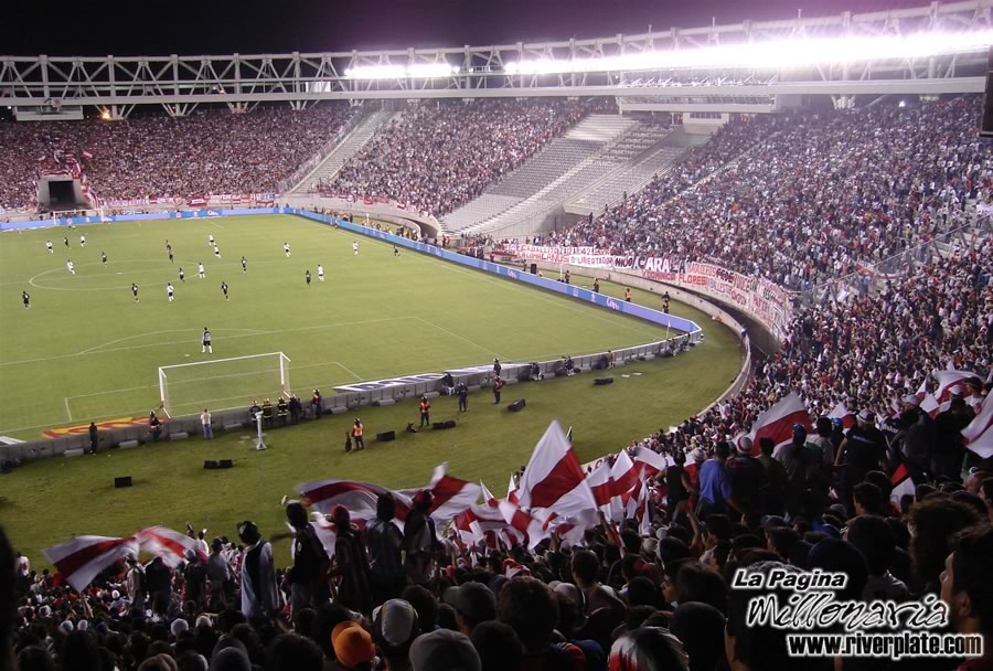 Estudiantes LP vs River Plate (AP 2006) 3