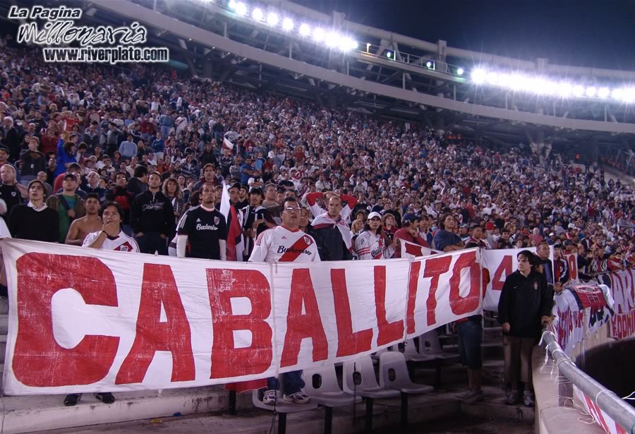 Estudiantes LP vs River Plate (AP 2006) 14