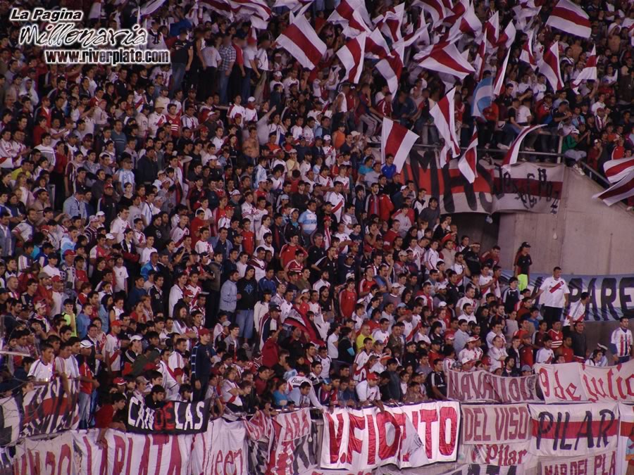 Estudiantes LP vs River Plate (AP 2006) 10