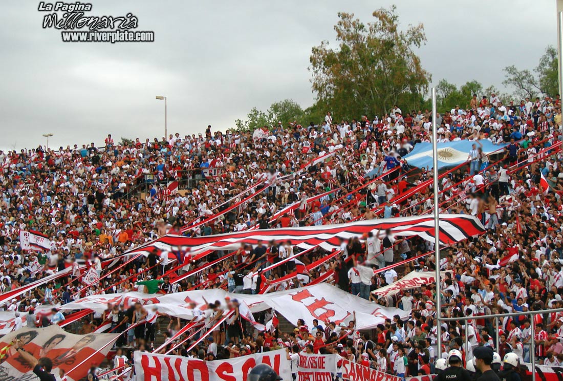 Godoy Cruz Mza vs River Plate (AP 2006) 11