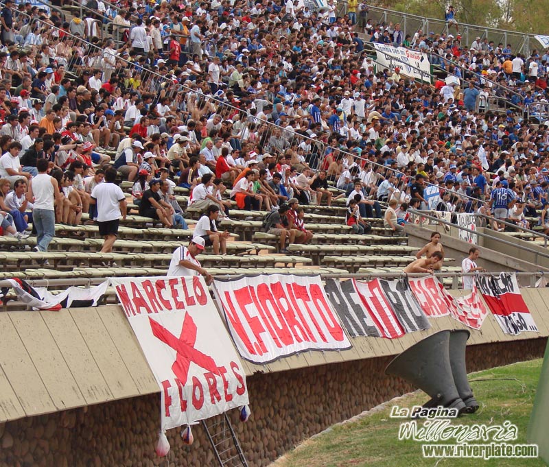 Godoy Cruz Mza vs River Plate (AP 2006) 12