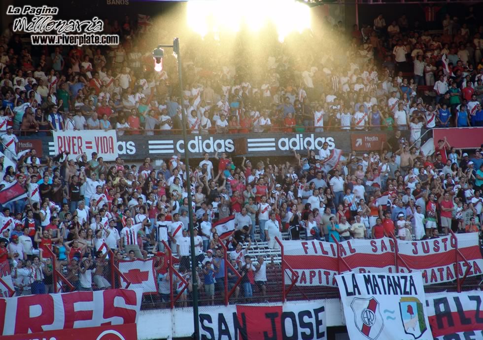 River Plate vs Lanús (CL 2007) 4