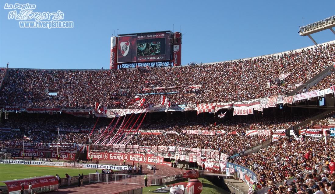 River Plate vs Lanús (CL 2007) 7