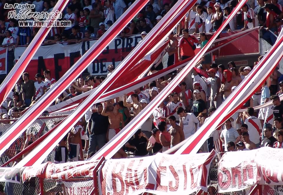 River Plate vs Lanús (CL 2007) 12
