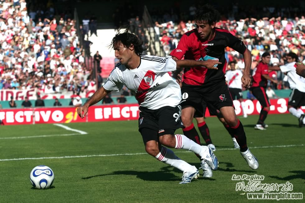 Newell`s Old Boys vs River Plate (CL 2007) 11