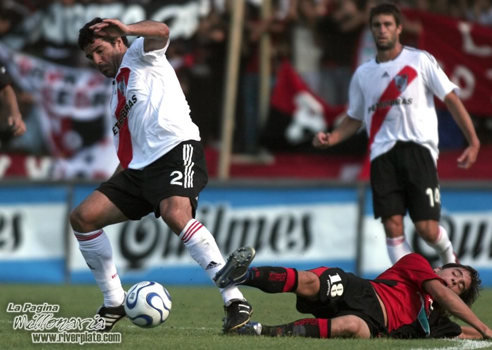 Newell`s Old Boys vs River Plate (CL 2007) 13