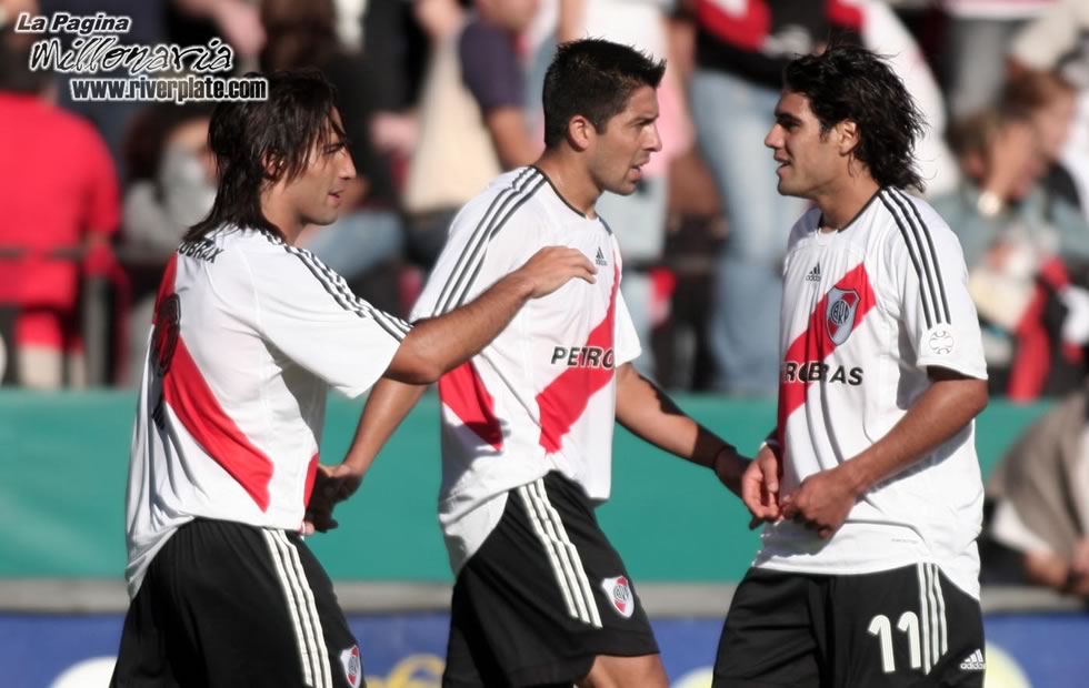 Newell`s Old Boys vs River Plate (CL 2007) 14