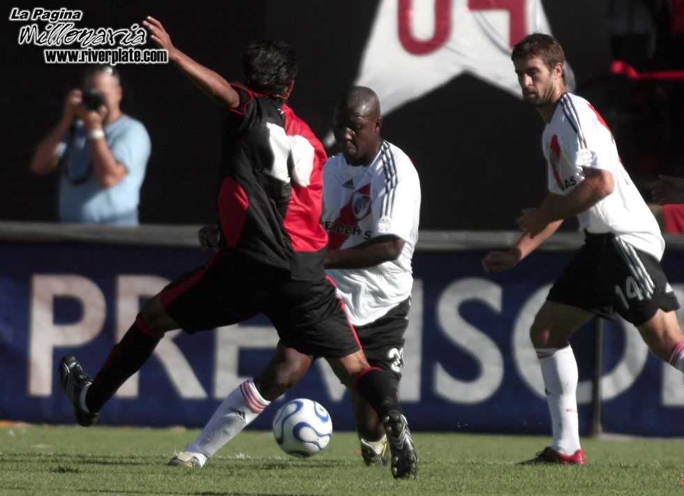 Newell`s Old Boys vs River Plate (CL 2007) 18