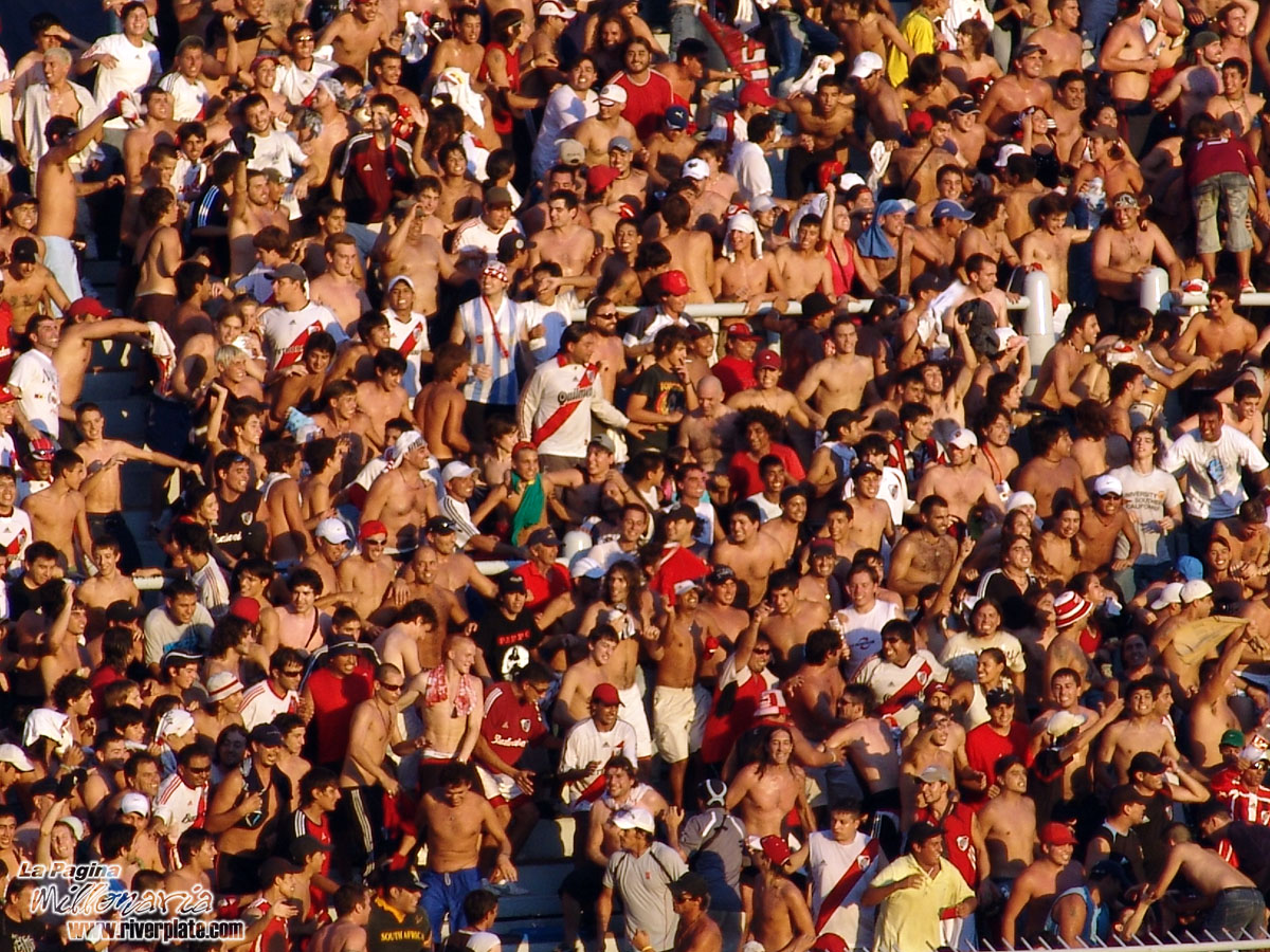 River Plate vs Racing Club (CL 2007) 52