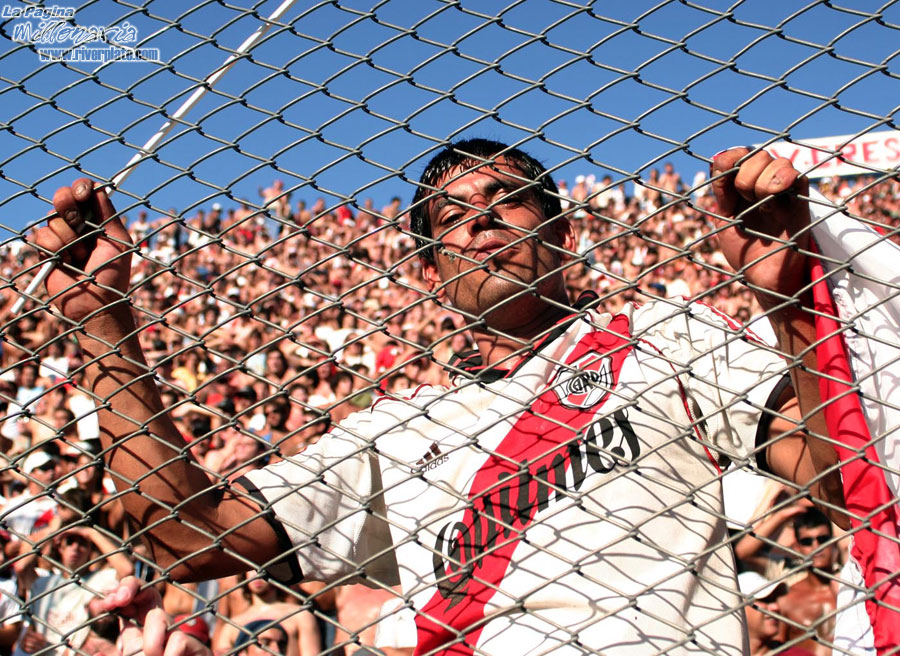 River Plate vs Racing Club (CL 2007) 32
