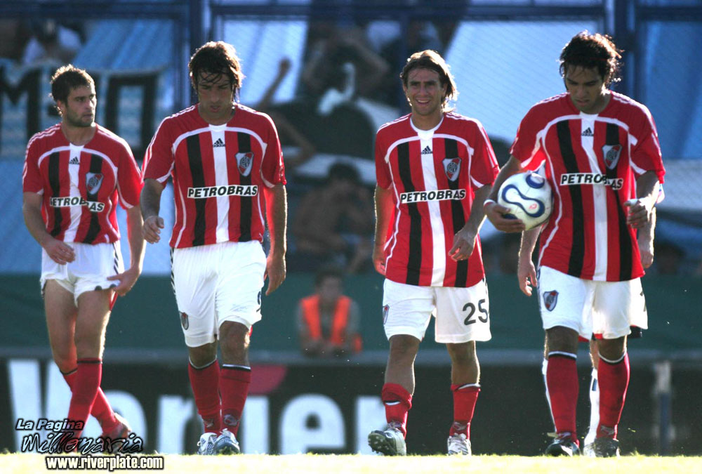 River Plate vs Racing Club (CL 2007) 36