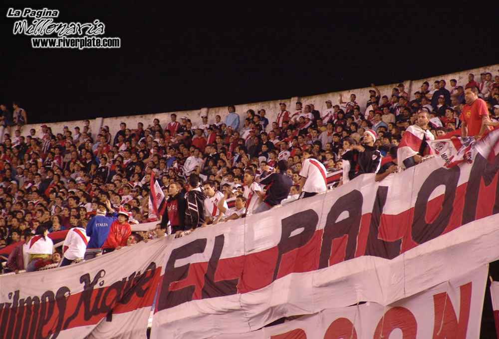 River Plate vs Caracas (LIB 2007) 2