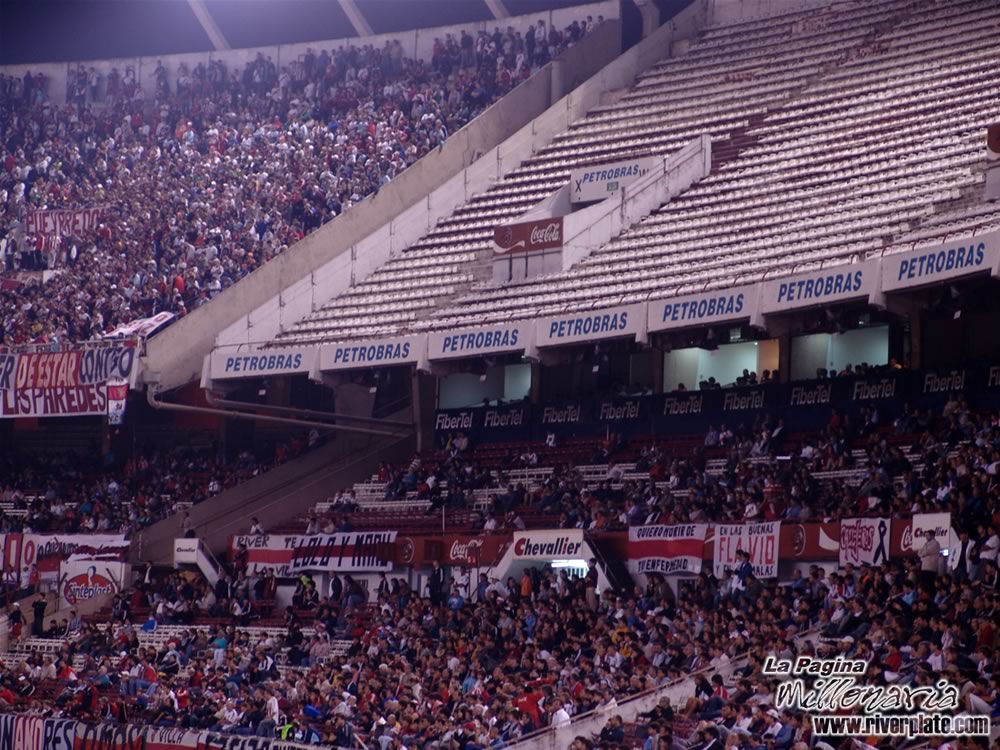 River Plate vs Caracas (LIB 2007) 4