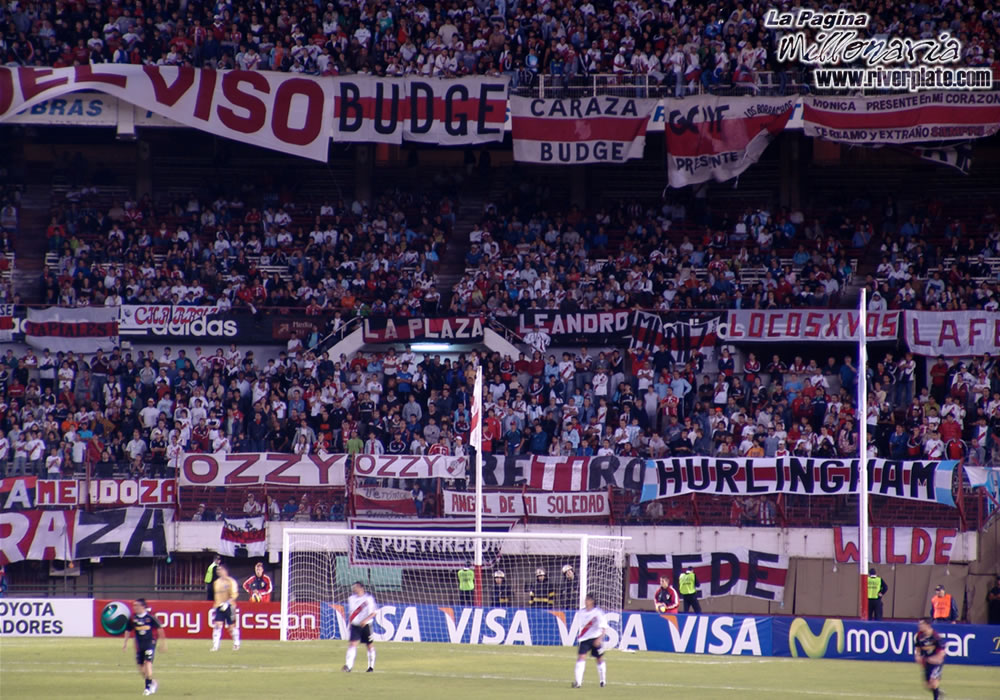 River Plate vs Caracas (LIB 2007) 6