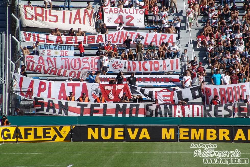 River Plate vs Arsenal de Sarandi (CL 2007) 4