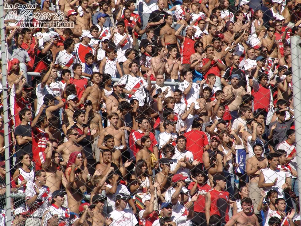 River Plate vs Arsenal de Sarandi (CL 2007) 5