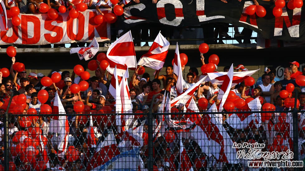 Quilmes vs River Plate (CL 2007) 4