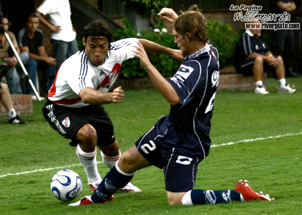 Quilmes vs River Plate (CL 2007) 11