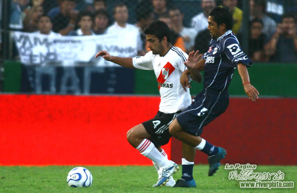 Quilmes vs River Plate (CL 2007) 15