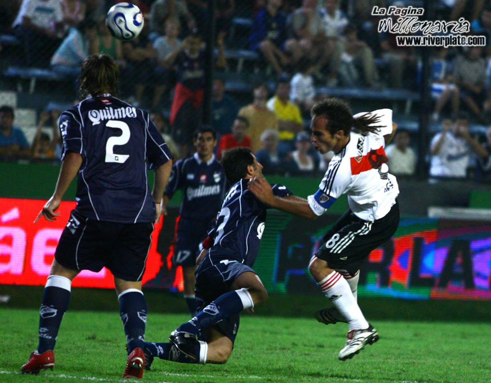 Quilmes vs River Plate (CL 2007) 17